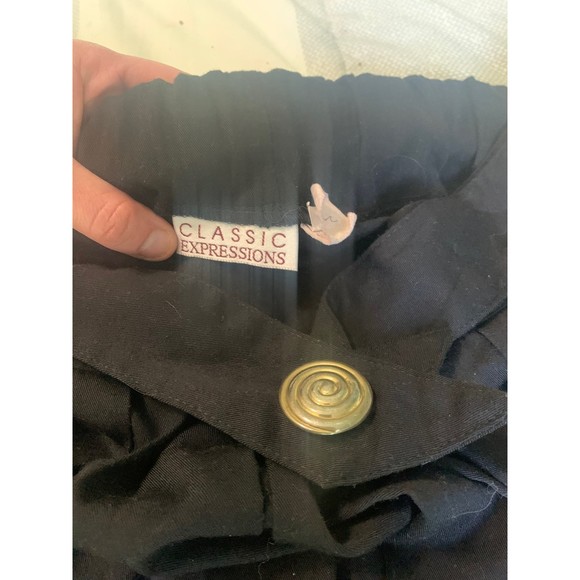 Vintage | Classic Expressions | Black Skirt | Gold Button | Size 22W - Picture 2 of 3